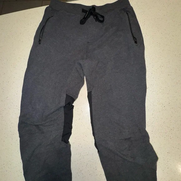 Lululemon Men Small Grey/Black Joggers tailored